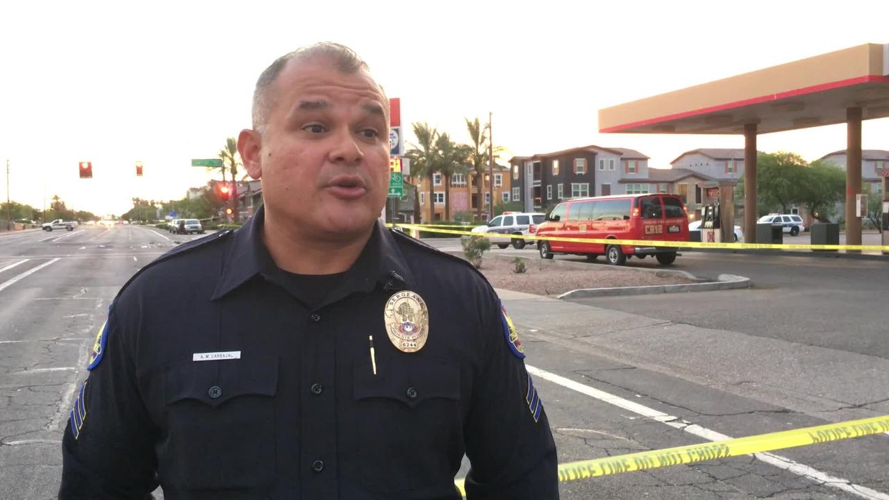 1 dead in 5-vehicle crash; intersection closed in Phoenix