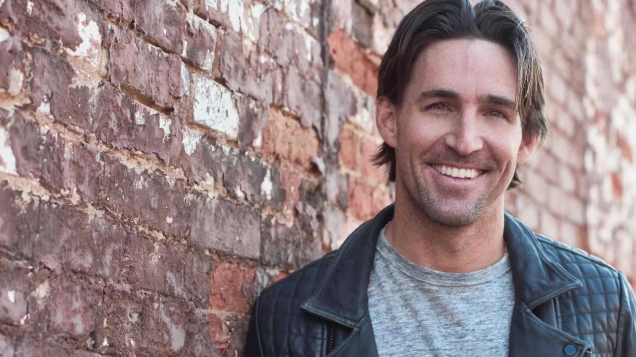 Watch USA Network's 'Real Country' star Jake Owen concert Saturday at
