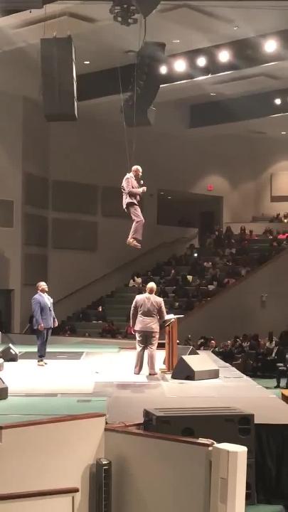 Floating Pastor Flying pastor in Southaven wasn't first to get creative for a sermon