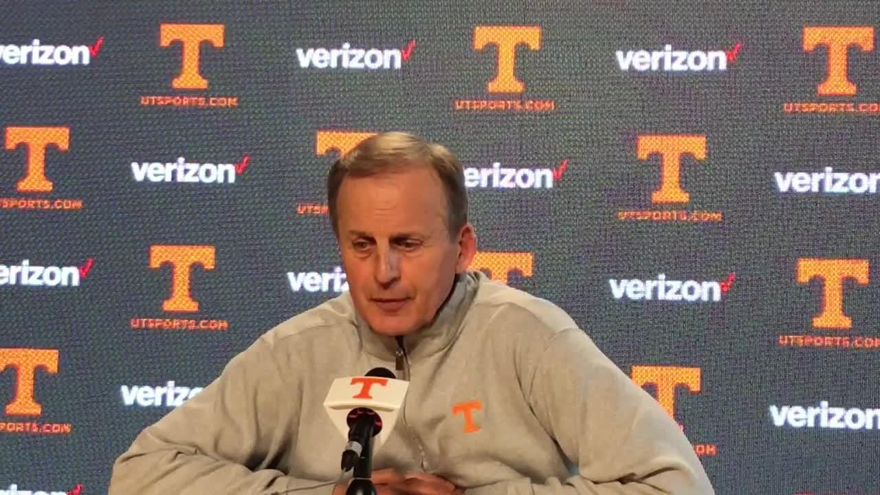 Ut Vols Tennessee Basketball Rick Barnes A Joy For Phillip Fulmer