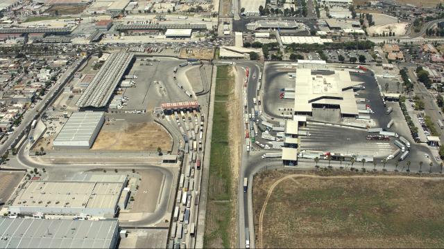 Border Line Us. Building Construction begins on prototypes for border wall