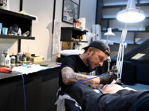 Scott Campbell on Tattoo shop in LA Shinola Store: 'I love it' Scott Campbell on Tattoo shop in LA Shinola Store: 'I love it'