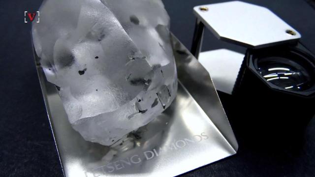 Giant 910-carat diamond mined in 