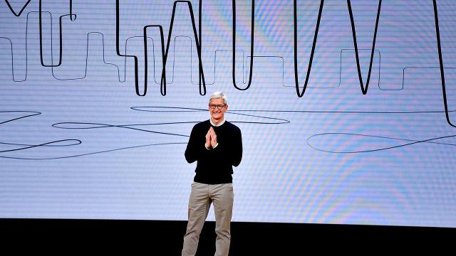 Apple makes a renewed push into schools