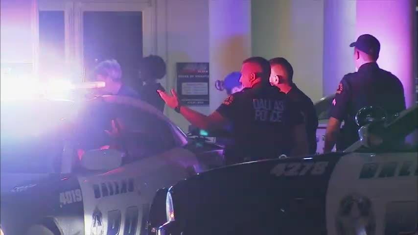 Texas Officer Enters Wrong Apartment Kills Man 4920