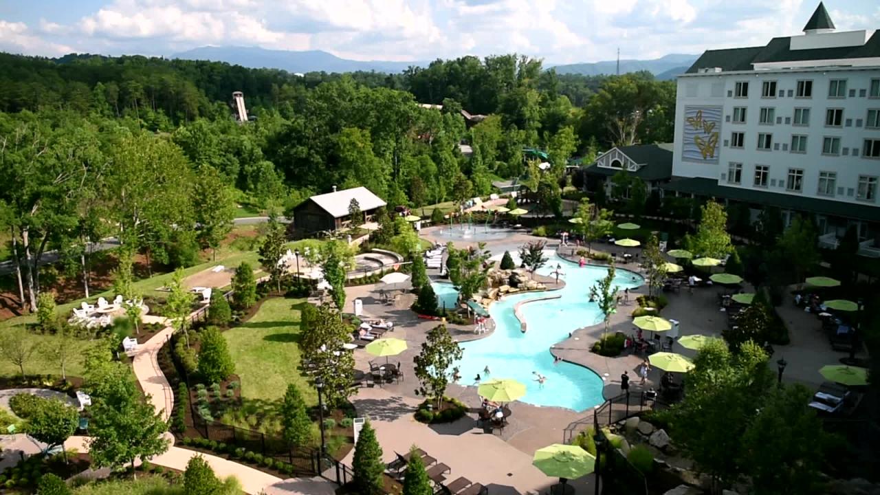 Dollywood resort deals