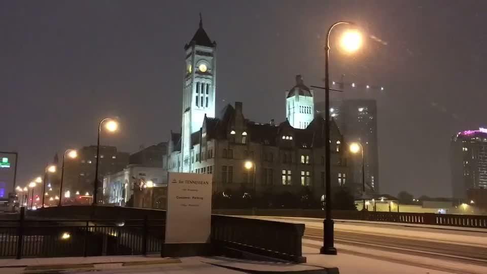 Snow falling in downtown Nashville in the early morning