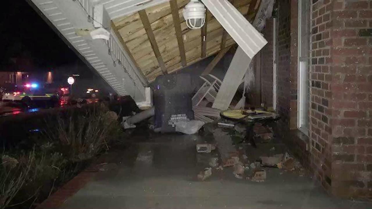 Clarksville tornado Tornado with 125 mph winds hits Clarksville area, injuring at least three