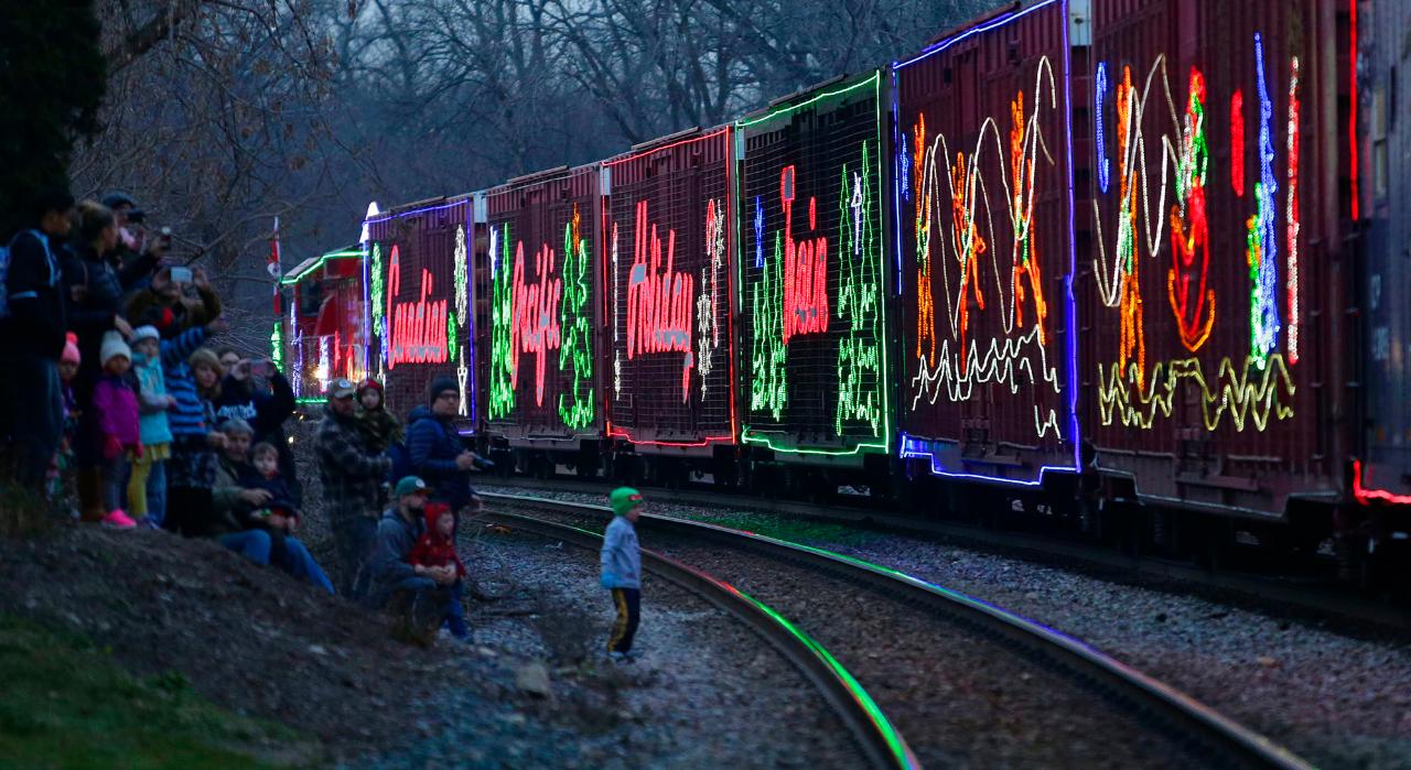 lighted christmas train schedule