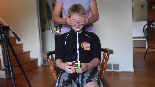 A DIY Rubik's Cube Hack for Boring Bus Shelters - Bloomberg