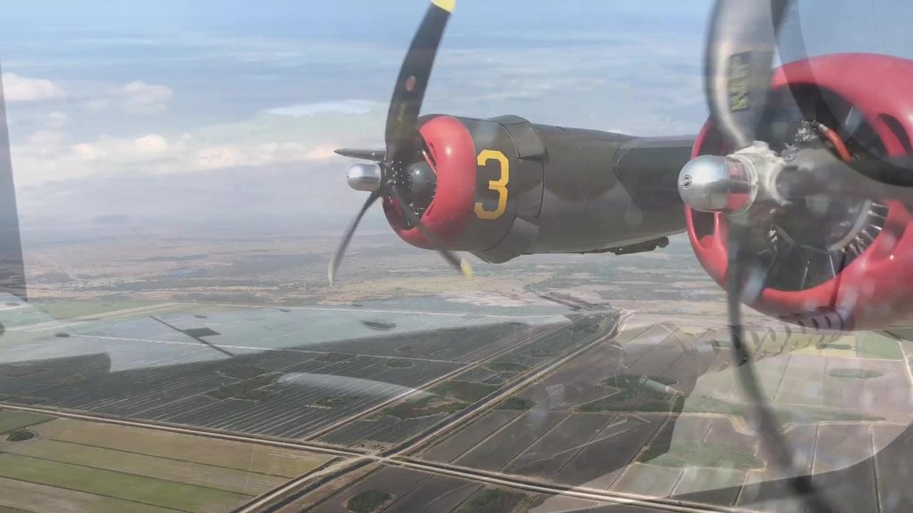 Bonita Springs Veteran 92 Reunited With Bomber Like He Flew In Wwii