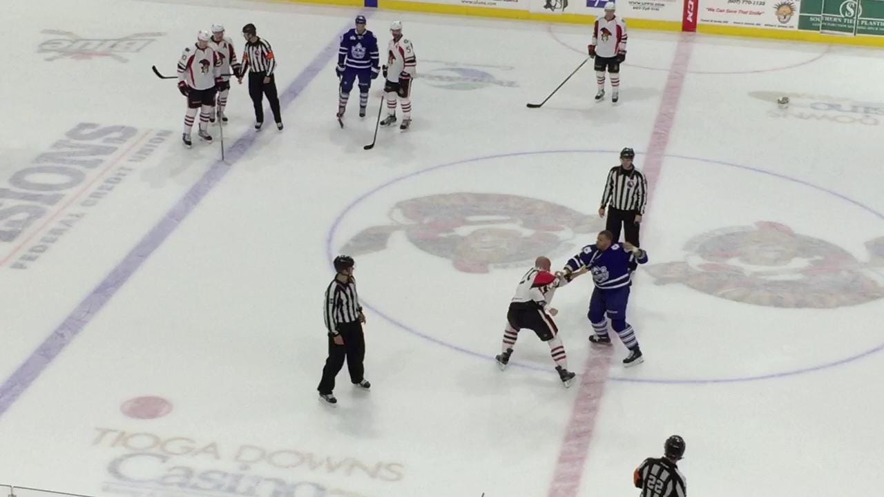 Video: Flying fists: B-Sens' Guillaume Lepine slugs it out