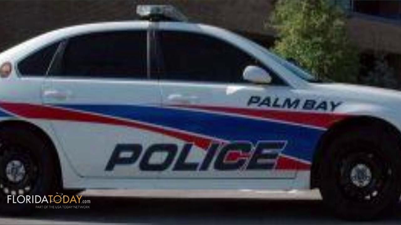 Robber hits Palm Bay store; escapes with cash
