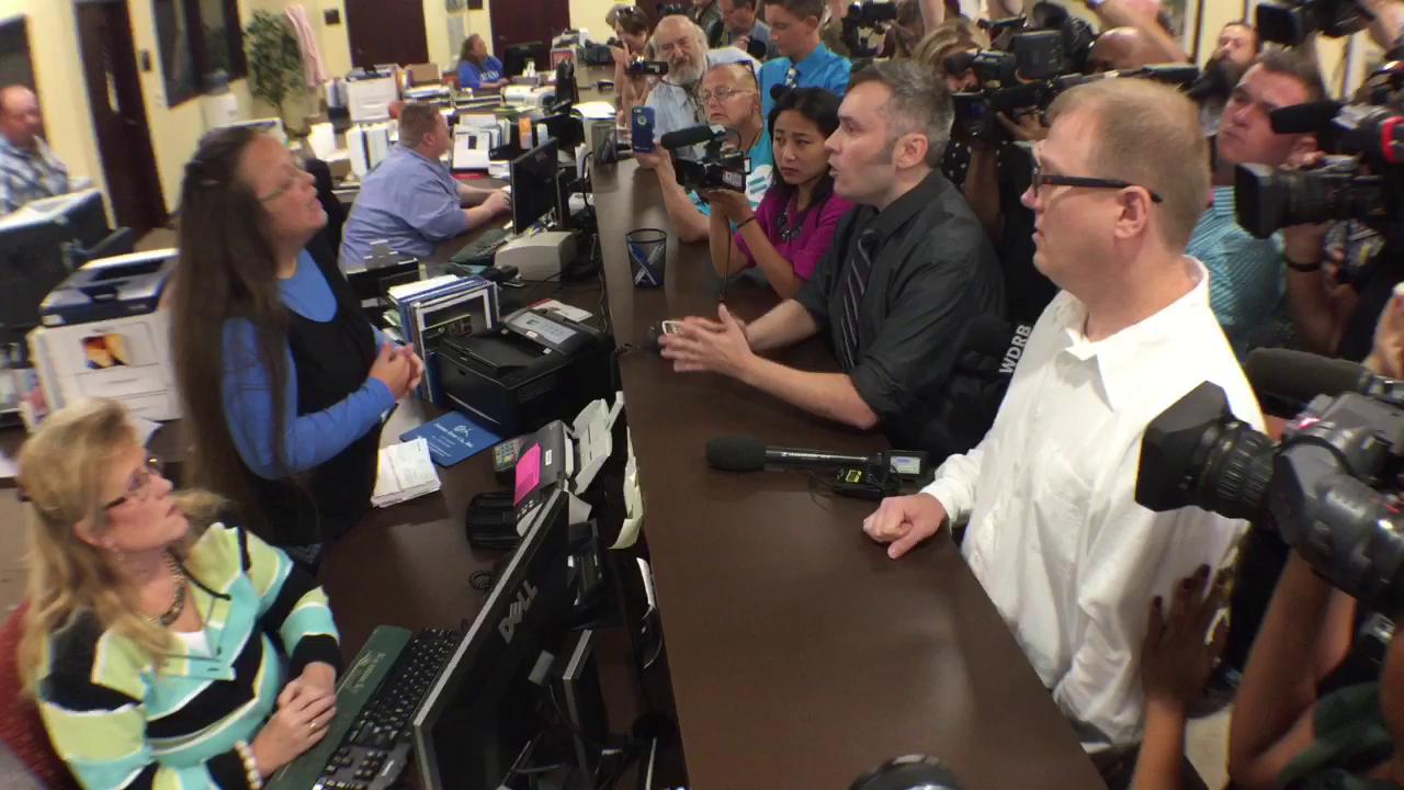 Kim Davis Same Sex Marriage Suit Court Rules Kentucky Must Pay Fees