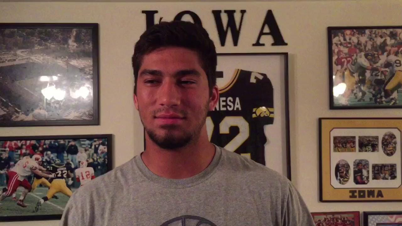 Iowa five-star recruit A.J. Epenesa gets Army All-American Bowl jersey