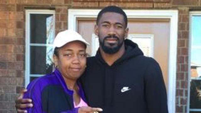 DeAndre Elliott buys mom a house after 