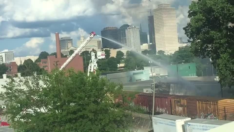 Crews respond to large structure fire in downtown Nashville