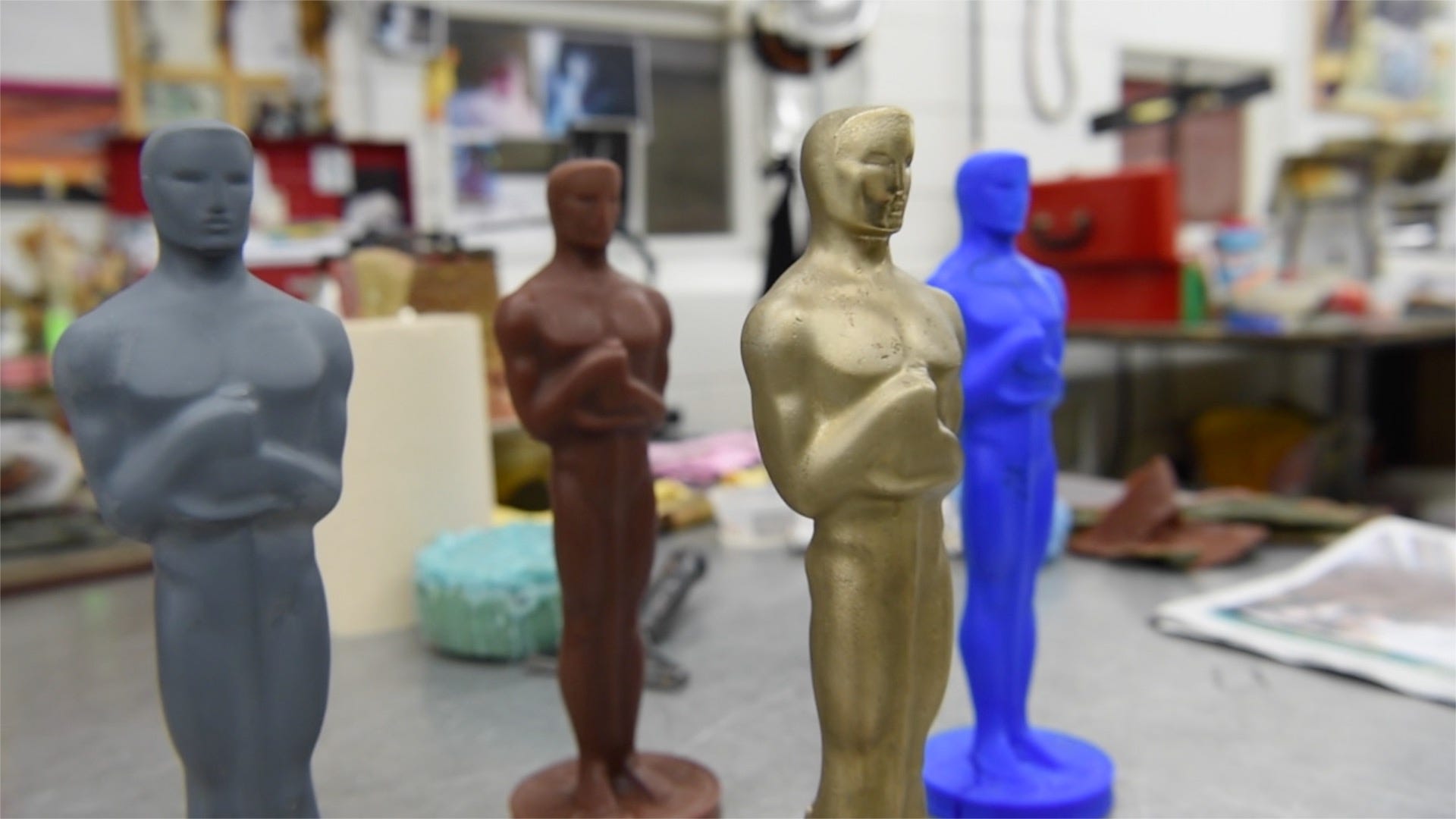 Local fine art foundry makes Oscar statues