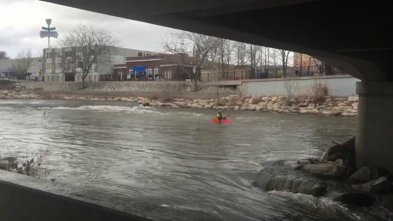 Watch: Boaters enjoy the Truckee River in Reno