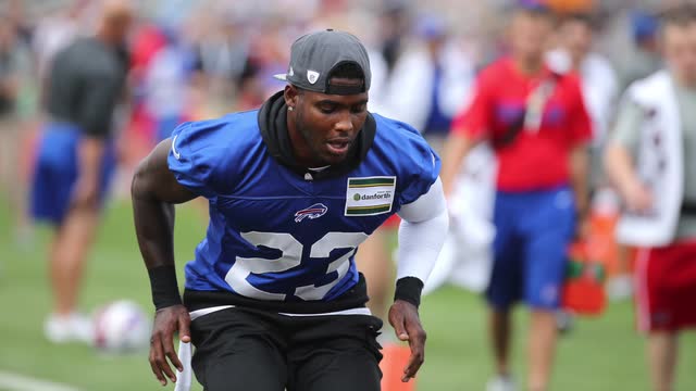 Without contact, Aaron Williams still hasn't tested neck