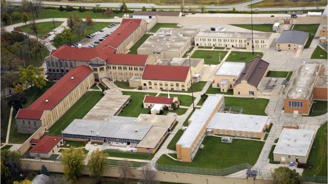 Steffen calls for prison to be closed, replaced
